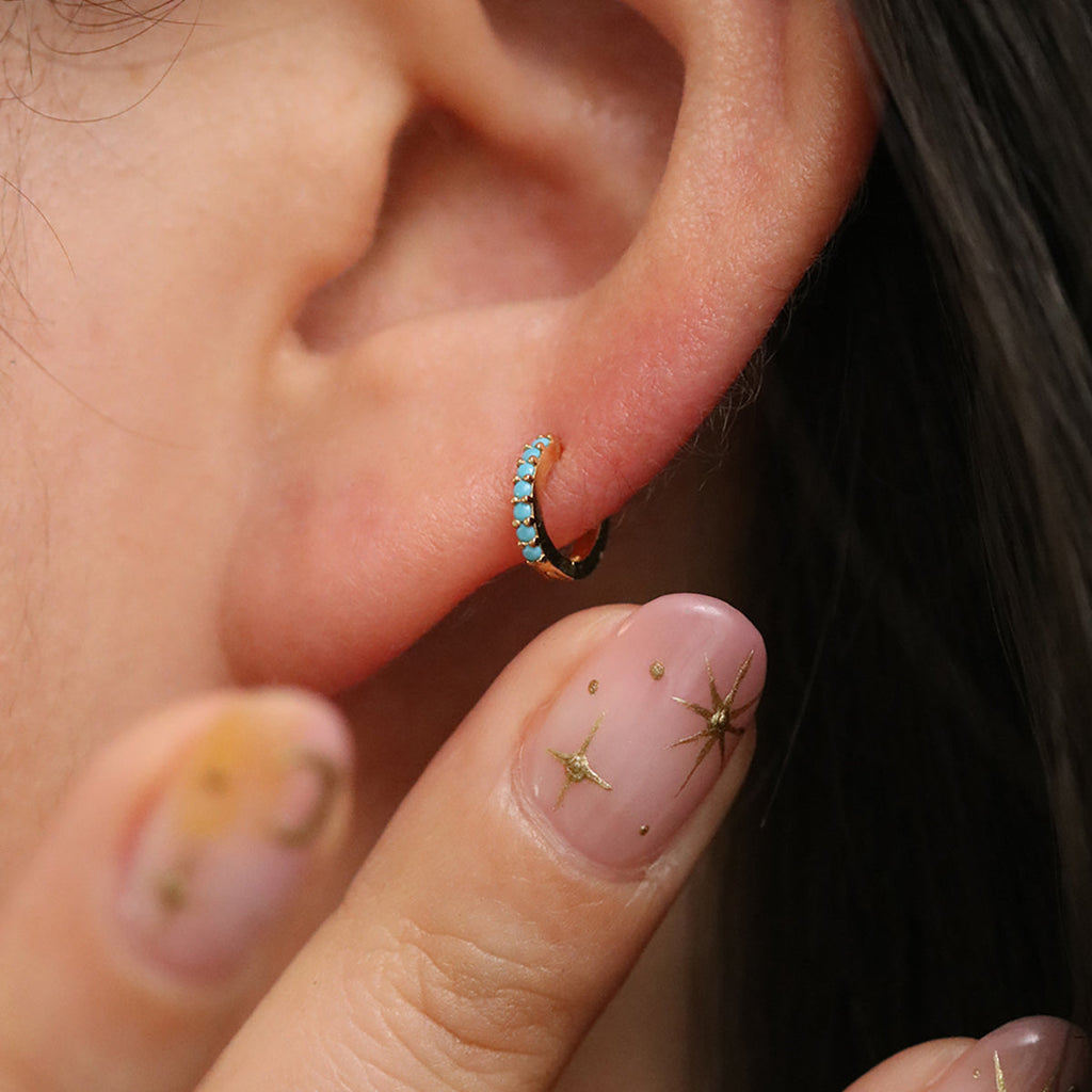 Créoles Huggie Turquoise — Boucles d'Oreilles Bohème Tropicale