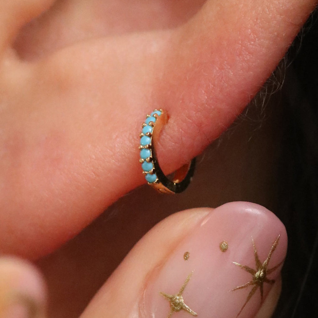 Créoles Huggie Turquoise — Boucles d'Oreilles Bohème Tropicale