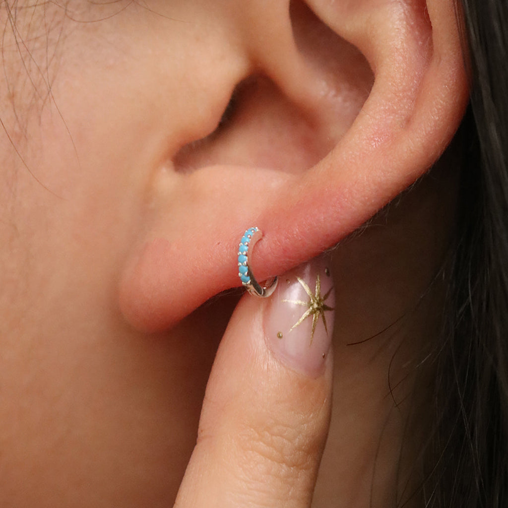 Créoles Huggie Turquoise — Boucles d'Oreilles Bohème Tropicale