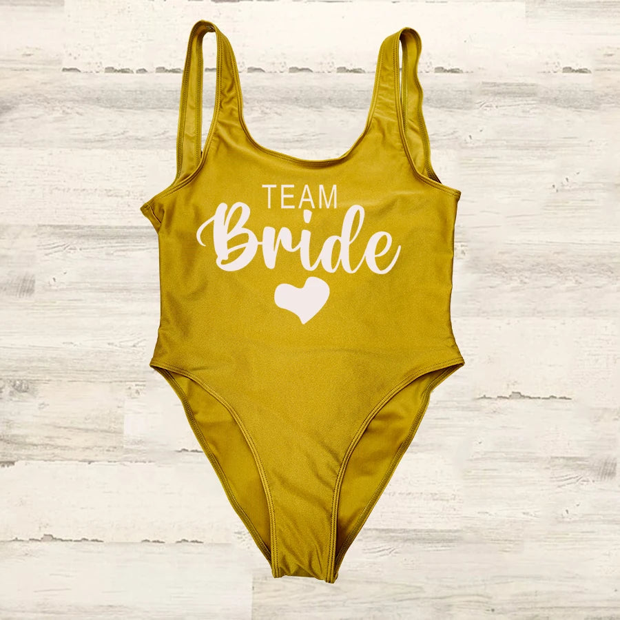 Maillot Une Pièce Team Bride EVJF 2026 — High Cut Dos Nu Femme S-3XL