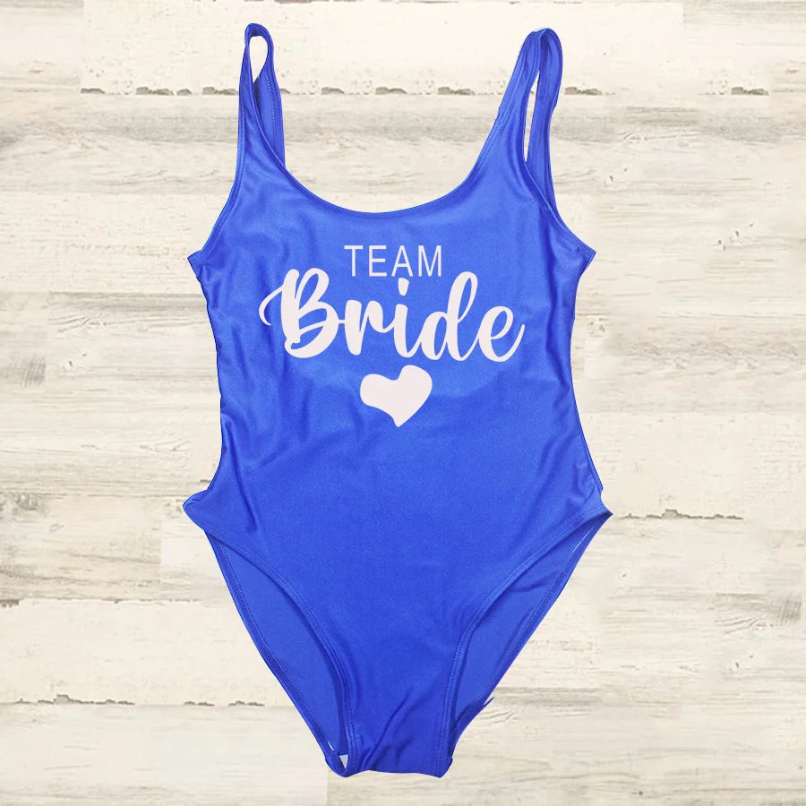 Maillot Une Pièce Team Bride EVJF 2026 — High Cut Dos Nu Femme S-3XL