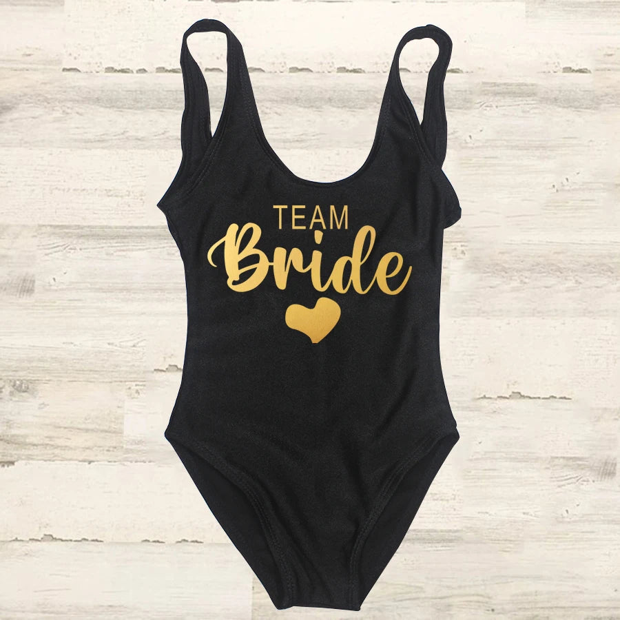 Maillot Une Pièce Team Bride EVJF 2026 — High Cut Dos Nu Femme S-3XL