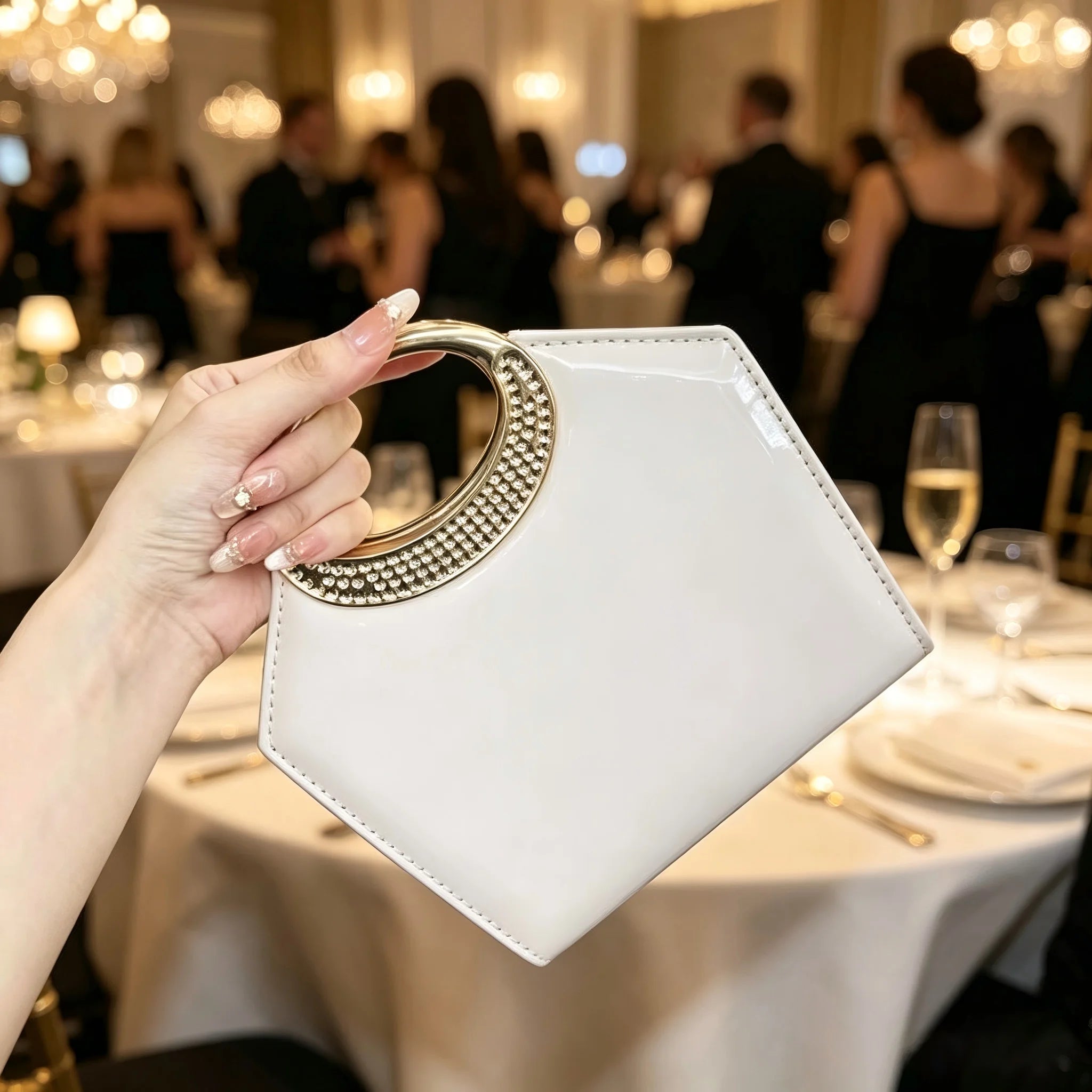 Pochette Soirée Cuir Verni — Clutch Anneau Strass Anse Métal Chaîne Femme