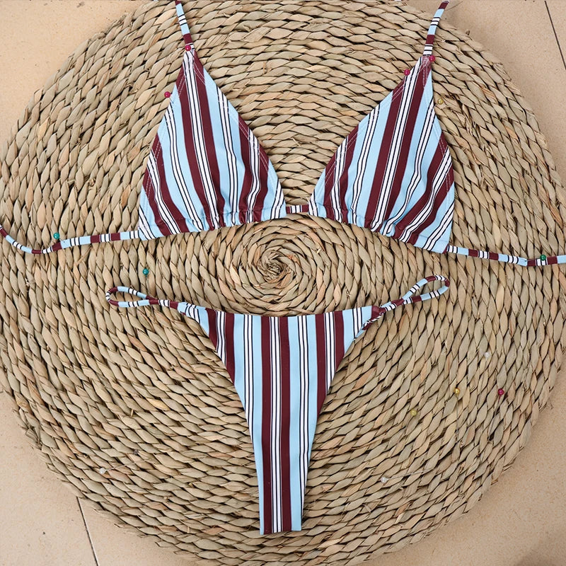 Micro Bikini Brésilien Rayures — Maillot de Bain Femme 2026