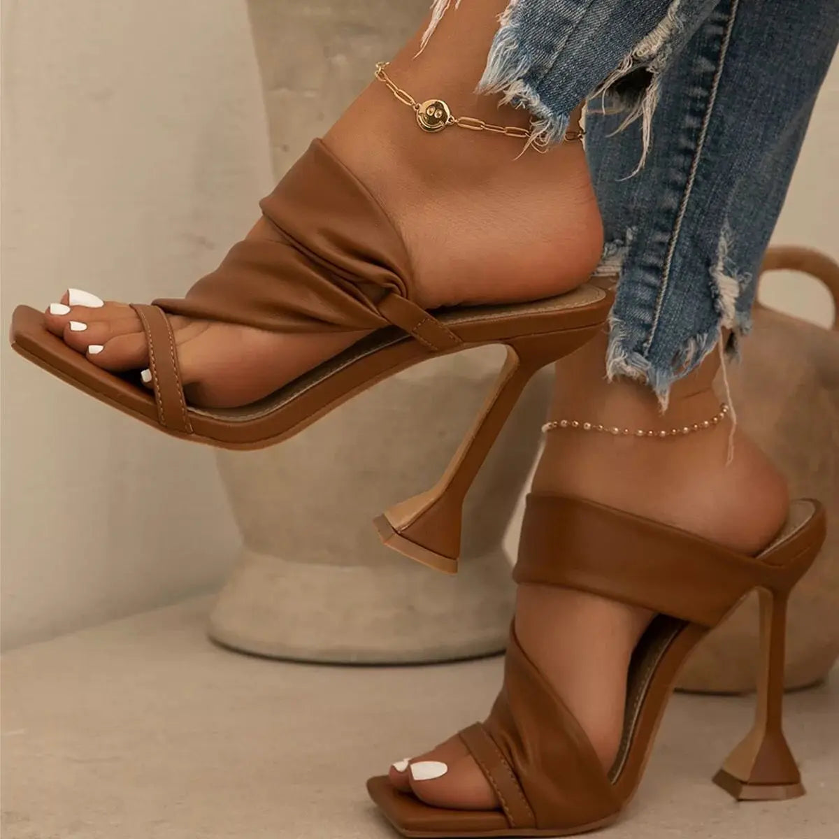Sandales Talon Haut Fin Bout Carré Bride Cheville Femme — Style Soirée Été 2026