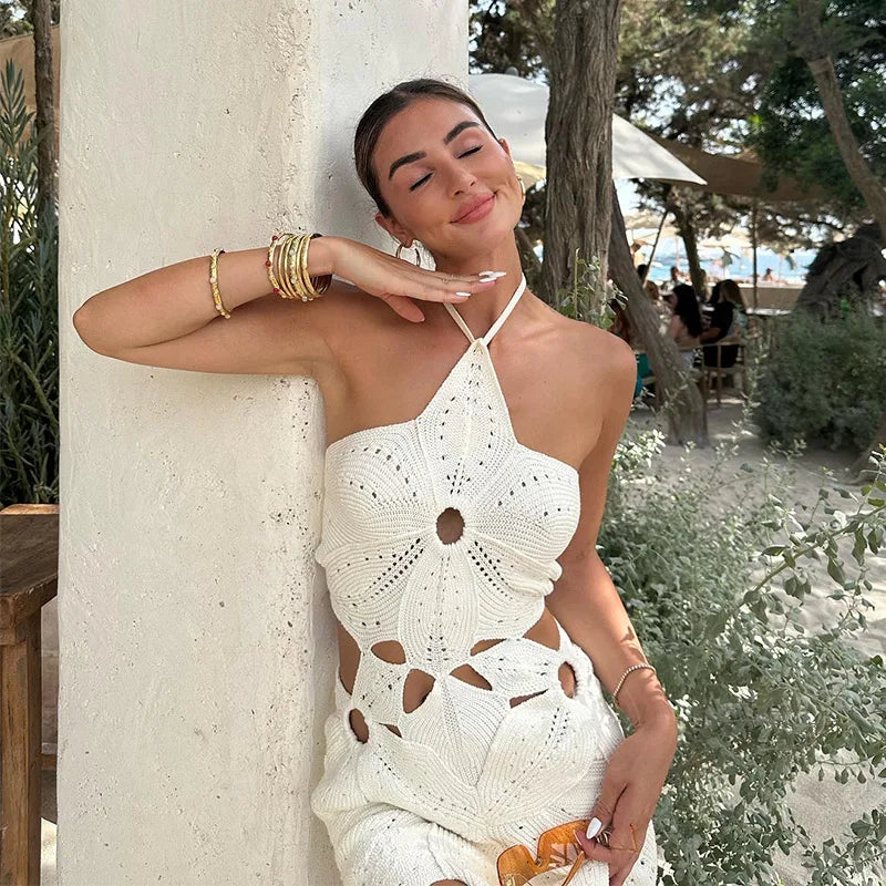 Robe Mini Femme Crochet — Découpe, Dos Nu, Halter, Parfaite pour la Plage