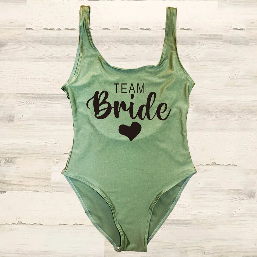 Maillot Une Pièce Team Bride EVJF 2026 — High Cut Dos Nu Femme S-3XL