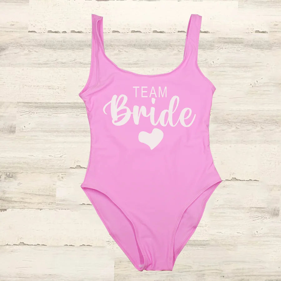 Maillot Une Pièce Team Bride EVJF 2026 — High Cut Dos Nu Femme S-3XL