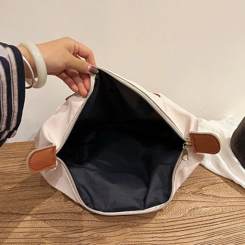 Sac Style Français Grande Capacité — Cabas Nylon Femme Tendance 2026