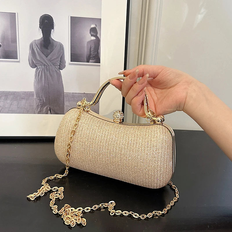 Pochette Soirée Bouton Élégante — Petit Sac Femme Tendance 2026