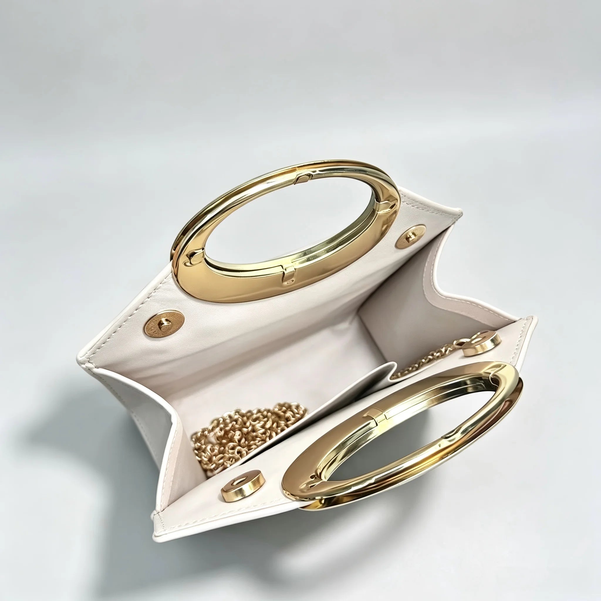 Pochette Soirée Cuir Verni — Clutch Anneau Strass Anse Métal Chaîne Femme