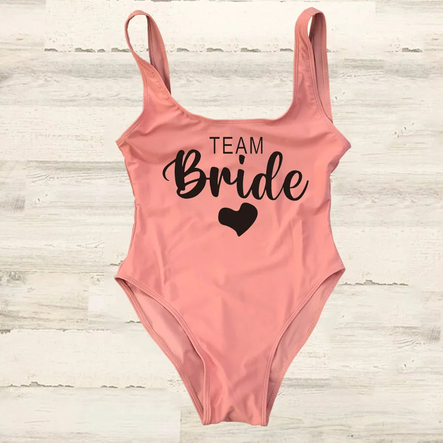 Maillot Une Pièce Team Bride EVJF 2026 — High Cut Dos Nu Femme S-3XL