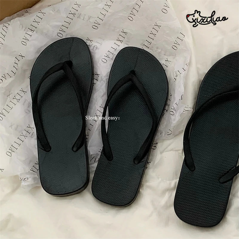 Tongs Femme Couleur Unie – Sandales Légères Plage & Salle de Bain Couple