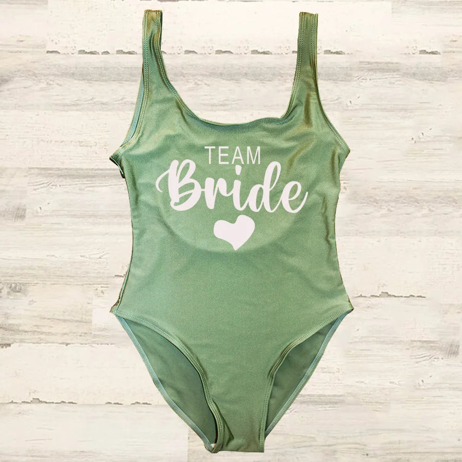 Maillot Une Pièce Team Bride EVJF 2026 — High Cut Dos Nu Femme S-3XL