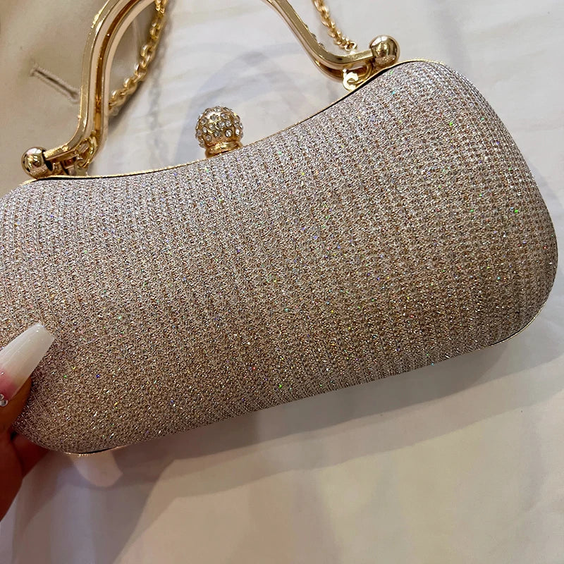 Pochette Soirée Bouton Élégante — Petit Sac Femme Tendance 2026