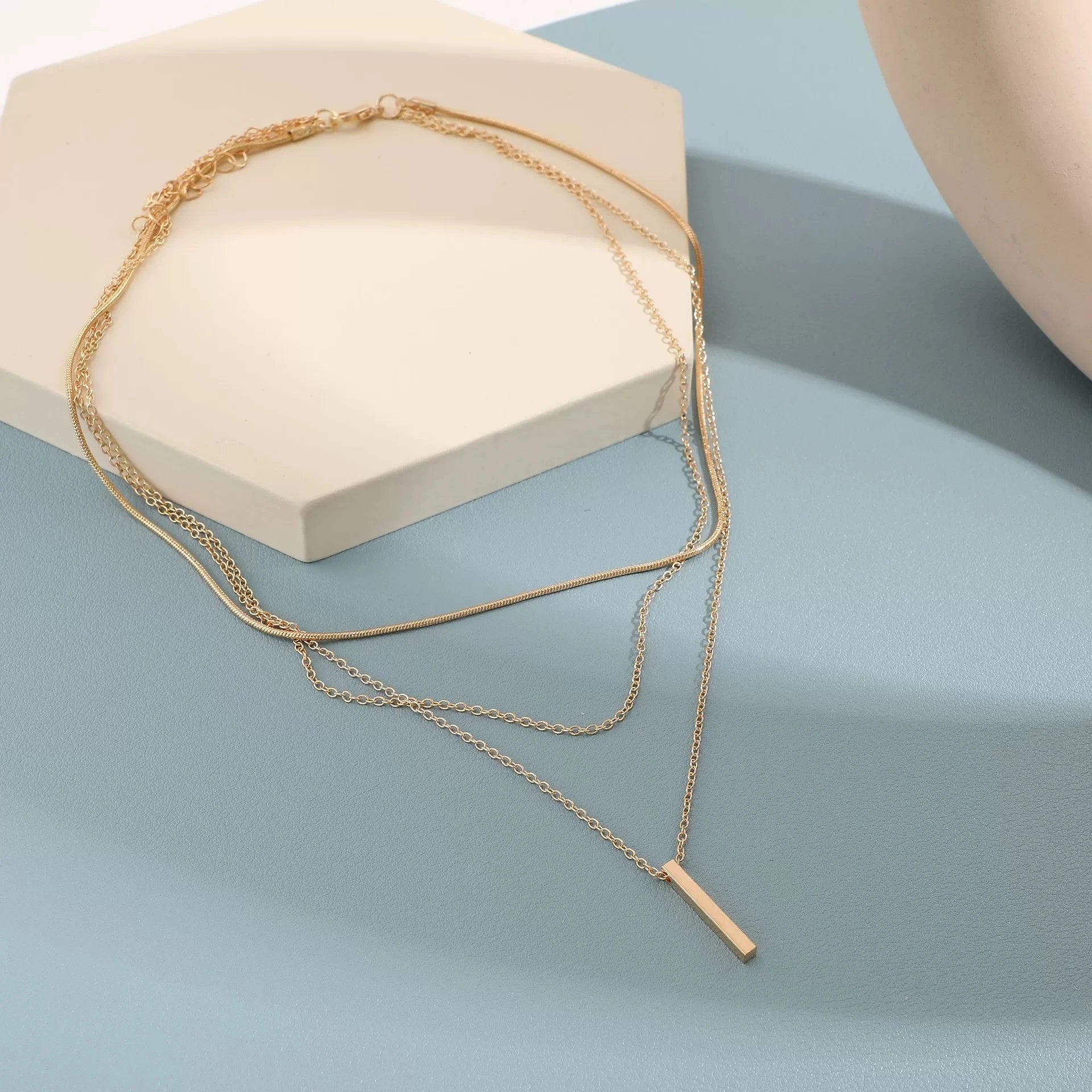 Collier Pendentif Barre Métal Doré — Chaîne Clavicule Femme Minimaliste