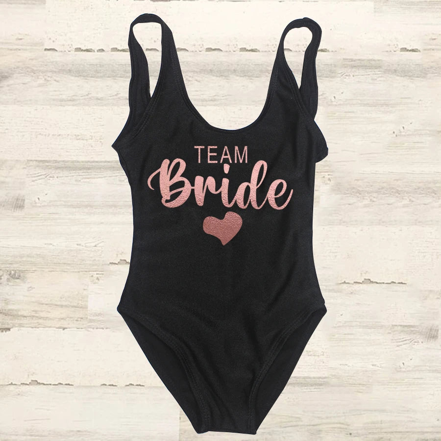 Maillot Une Pièce Team Bride EVJF 2026 — High Cut Dos Nu Femme S-3XL
