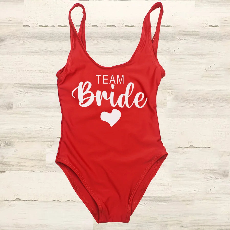 Maillot Une Pièce Team Bride EVJF 2026 — High Cut Dos Nu Femme S-3XL